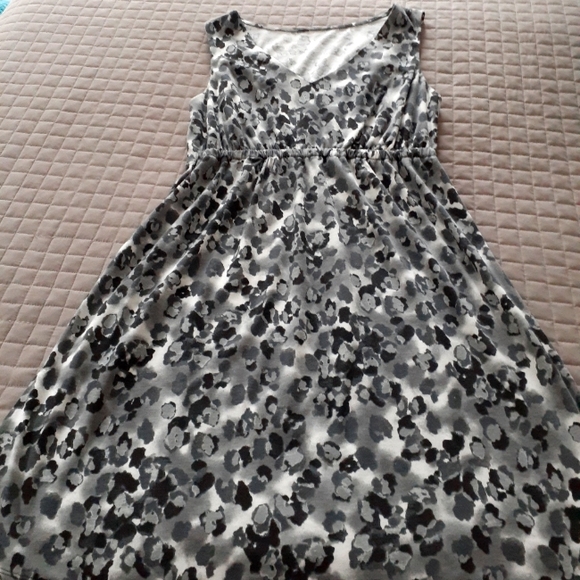 Summer Dress - knee length - Picture 1 of 3